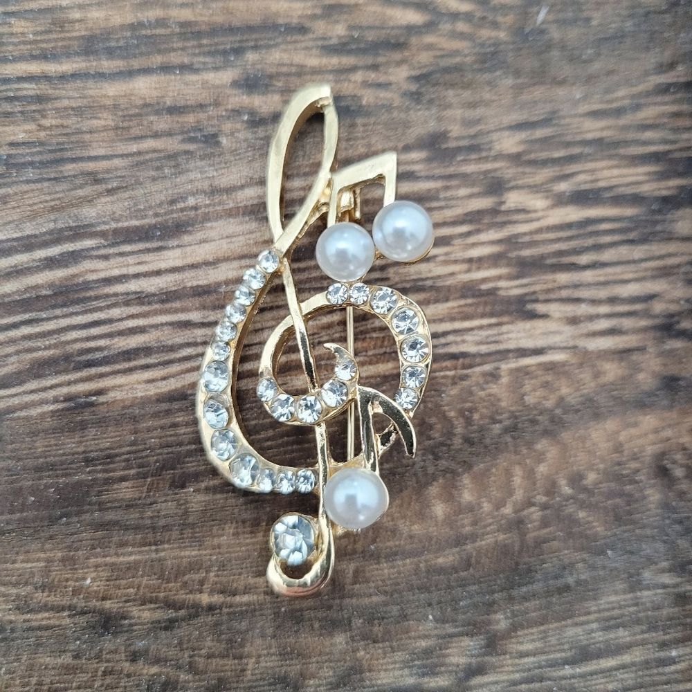 Brand New Gold Rhinestone Music Sign Pin Brooch